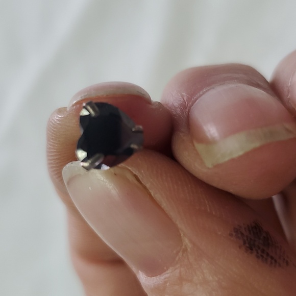 Jewelry - 7mm sterling silver earrings‎ with black heart stone